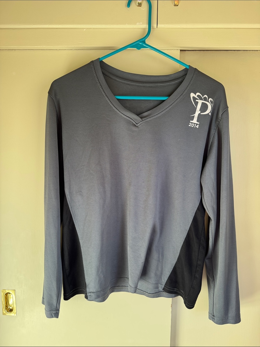 Long Sleeve Performance Top - Gray